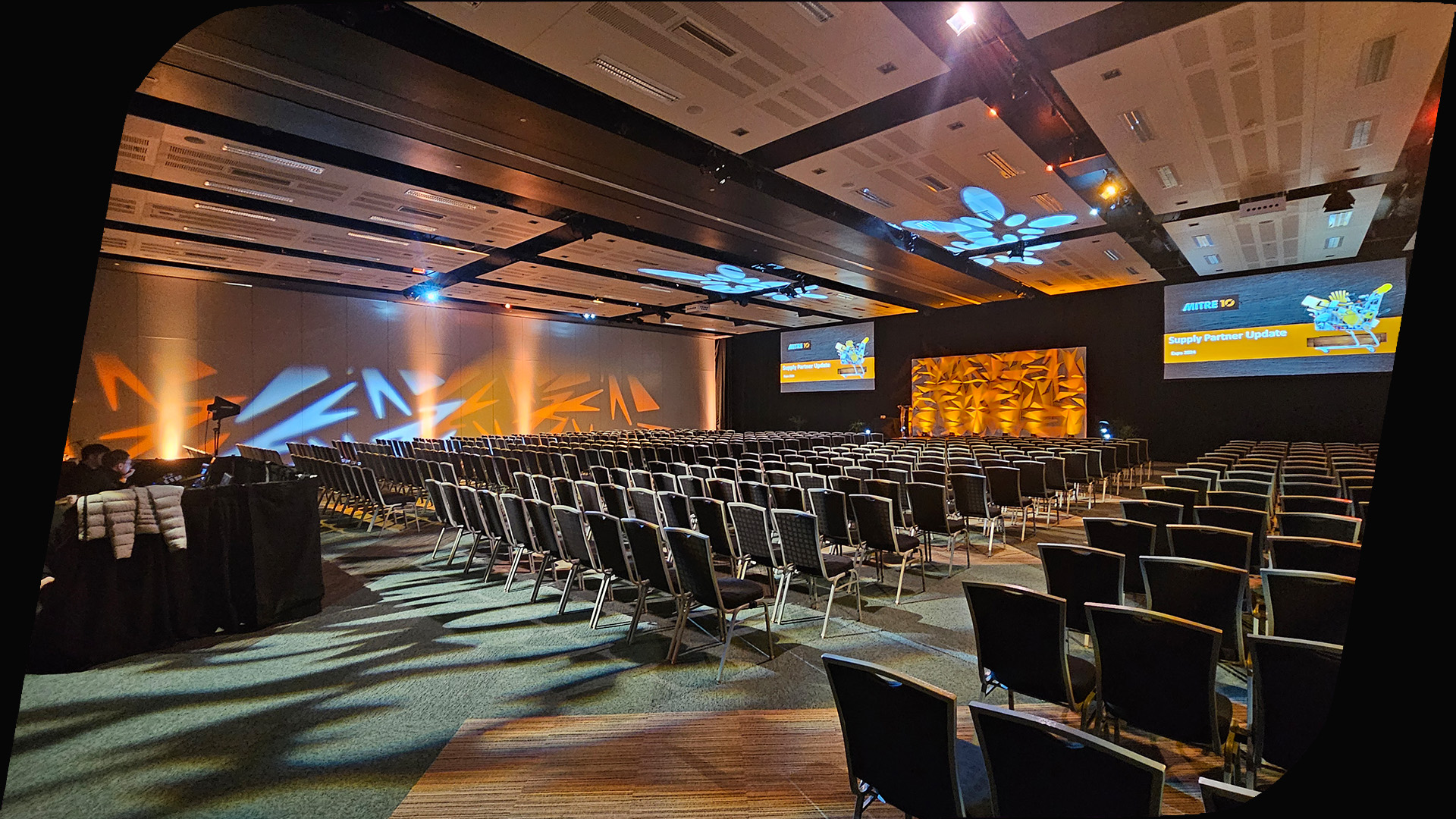 Vidcom supplies AV audio visual equipment and expertise for conferences, bringing your event to life.