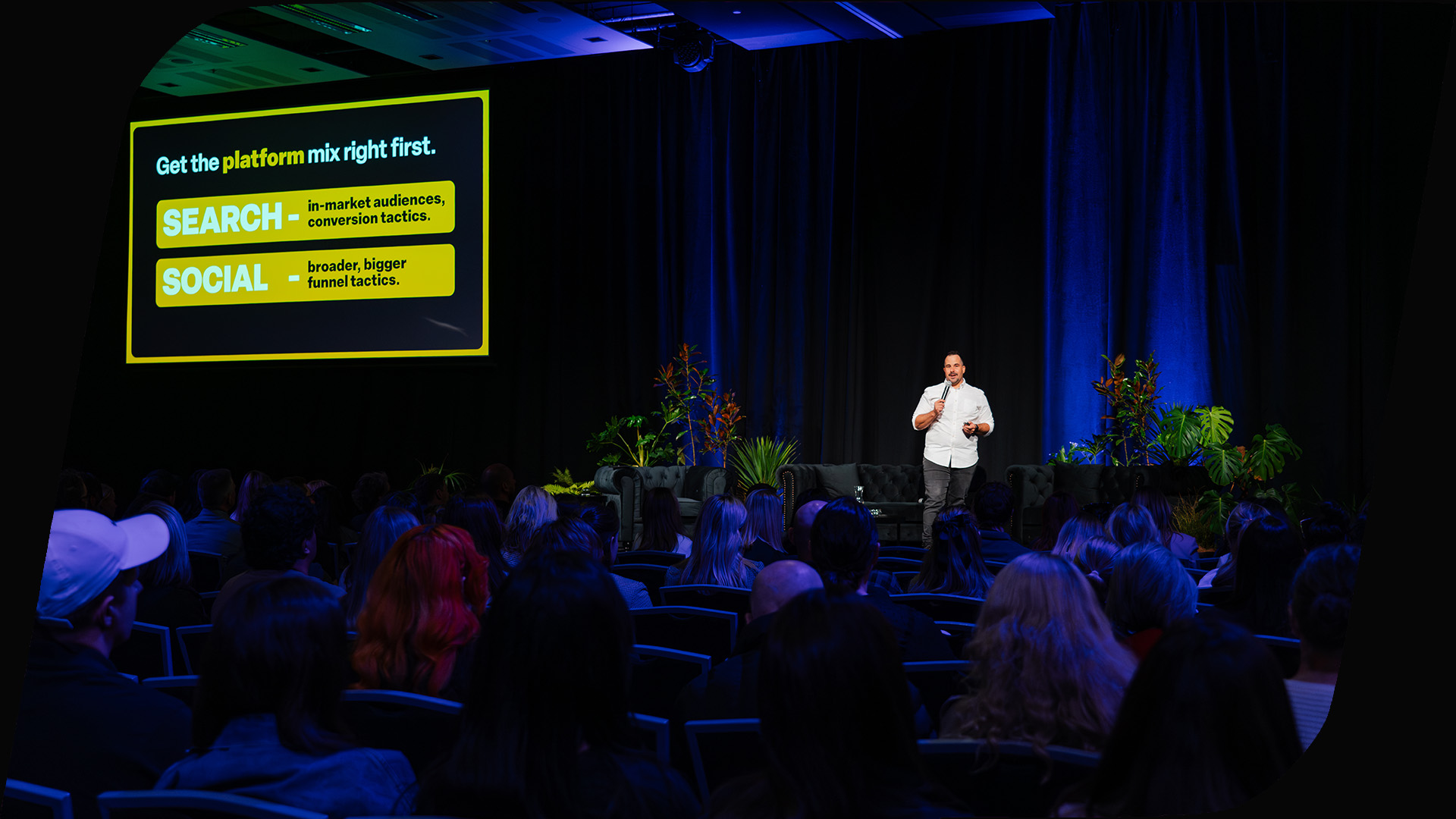 Vidcom supplies AV audio visual equipment and expertise for conferences, bringing your event to life.